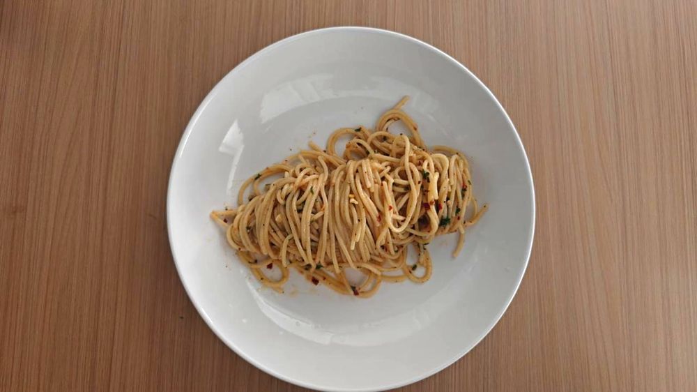 Aglio e olio at Le Rouge Café